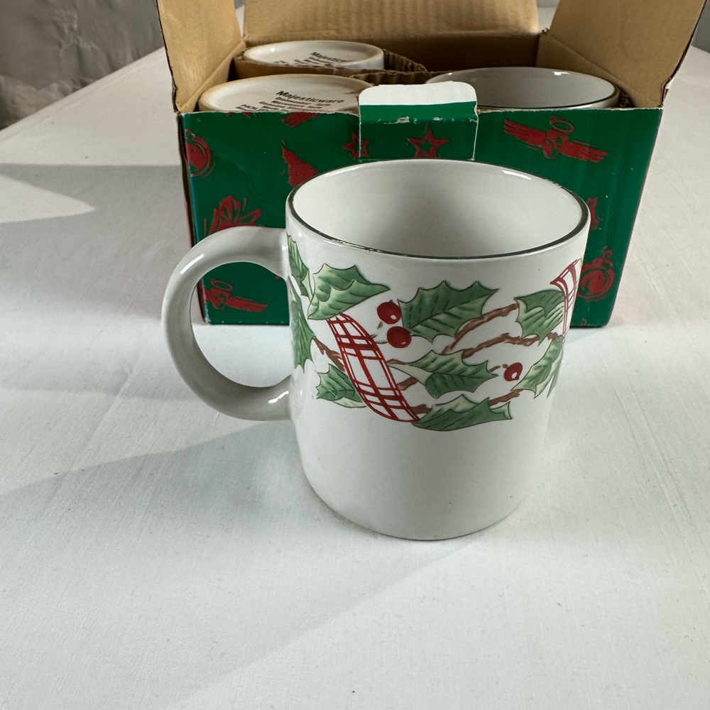 Holiday Ribbon Vintage Set of 4 Ceramic Christmas Mugs Dist.by Mervyn’s - Picture 12 of 16